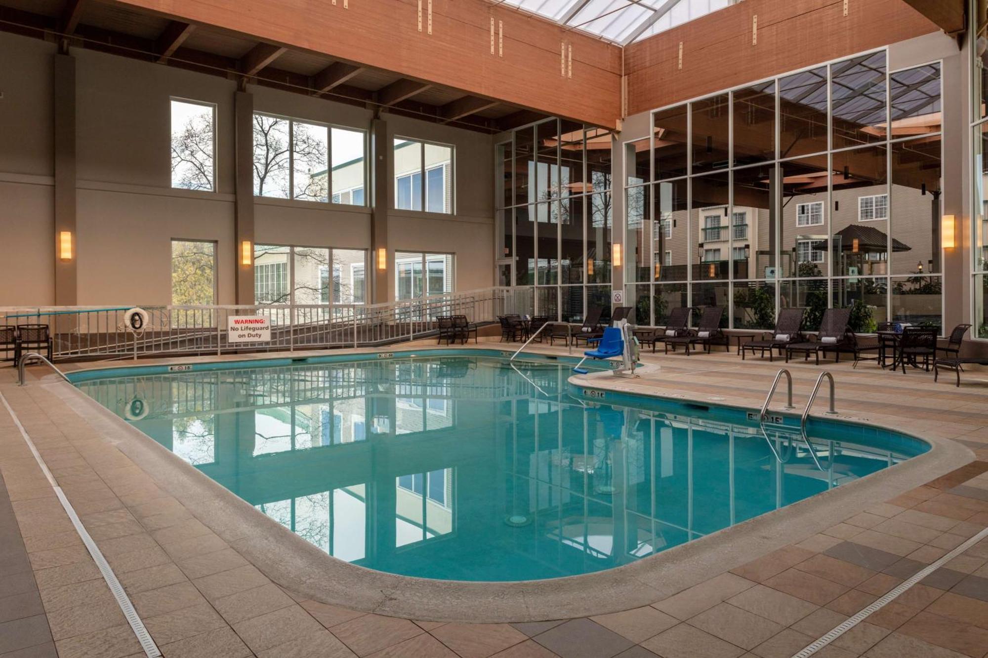 Doubletree By Hilton Hotel Burlington Vermont Exterior foto